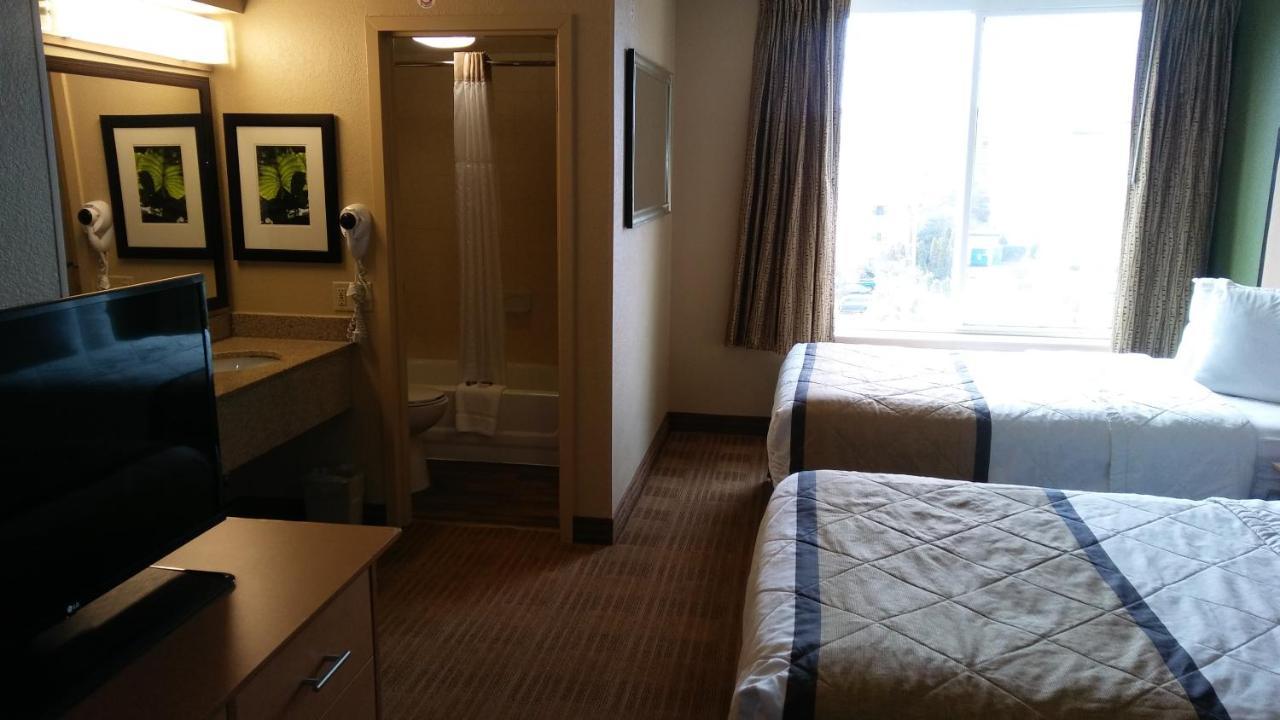 Extended America - Dallas - 2*
